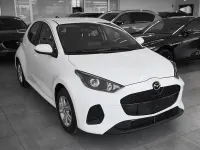 Nuova Mazda 2 116 CV (85 kW) 2026 Lunar white Utilitaria