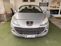 Usata Peugeot 207 CC 111 CV (81 kW) 2011 Argento Cabrio
