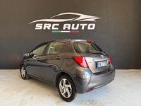 Usata Toyota Yaris Hybrid Active 73 CV (53 kW) 2015 Grigio Berlina