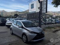 Usata Toyota Aygo X-clusiv 69 CV (50 kW) 2015 Grigio Utilitaria