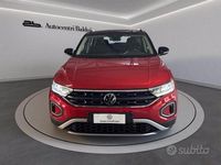 Usata VW T-Roc Life 150 CV (110 kW) 2023 Kings red metalizzato SUV