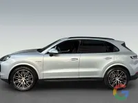 Usata Porsche Cayenne 470 CV (345 kW) 2024 Argento SUV