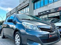 Usata Toyota Yaris Lounge 69 CV (50 kW) 2012 Grigio Utilitaria