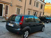 Usata Ford Fiesta 68 CV (50 kW) 2005 Grigio Utilitaria