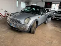Usata Mini ONE 90 CV (66 kW) 2003 Grigio Utilitaria