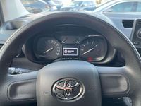 Usata Toyota Proace 101 CV (74 kW) 2022 Rosso Monovolume