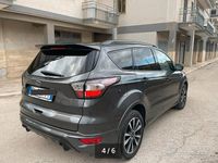 Usata Ford Kuga ST-Line 120 CV (88 kW) 2017 Grigio SUV