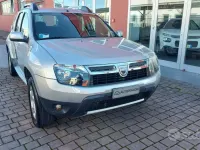 Usata Dacia Duster Lauréate 105 CV (77 kW) 2011 Grigio SUV