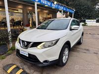 Usata Nissan Qashqai Tekna 110 CV (80 kW) 2015 Bianco SUV