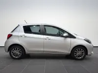 Usata Toyota Yaris Active 69 CV (50 kW) 2016 Grigio Utilitaria