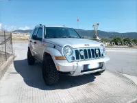 Usata Jeep Cherokee 163 CV (119 kW) 2006 Grigio SUV