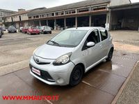 Usata Toyota Aygo Connect Style 67 CV (49 kW) 2012 Argento Utilitaria