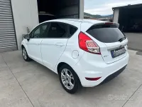 Usata Ford Fiesta 75 CV (55 kW) 2016 Bianco Utilitaria