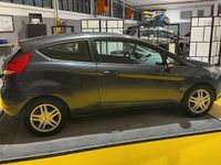 Usata Ford Fiesta 96 CV (70 kW) 2009 Grigio chiaro Utilitaria