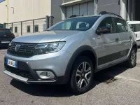 Usata Dacia Sandero Comfort 90 CV (66 kW) 2020 Argento Berlina
