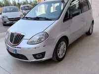 Usata Lancia Musa 90 CV (66 kW) 2008 Argento Monovolume