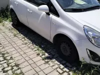 Usata Opel Corsa Edition 86 CV (63 kW) 2011 Berlina