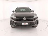 Usata VW Touareg R-line 231 CV (169 kW) 2024 Silicon grey metallizzato SUV