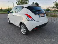 Usata Lancia Ypsilon Gold 95 CV (69 kW) 2015 Bianco Utilitaria