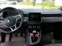 Usata Renault Clio V 86 CV (63 kW) 2022 Grigio Utilitaria