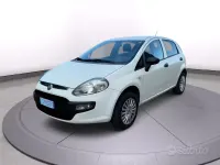 Usata Fiat Grande Punto 69 CV (50 kW) 2011 Bianco Utilitaria
