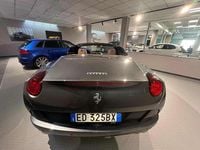 Usata Ferrari California 460 CV (338 kW) 2010 Grigio scuro Cabrio