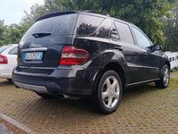 Usata Mercedes ML320 224 CV (164 kW) 2007 Nero SUV