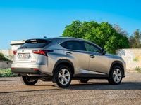Usata Lexus NX300h Luxury Line 197 CV (144 kW) 2015 Argento SUV