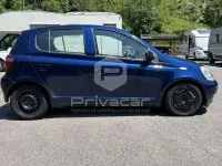 Usata Toyota Yaris Luna 86 CV (63 kW) 2002 Blu Utilitaria