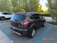 Usata Ford Kuga 120 CV (88 kW) 2018 Nero SUV
