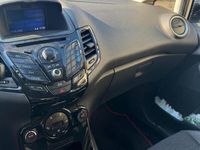 Usata Ford Fiesta 75 CV (55 kW) 2014 Bianco Utilitaria