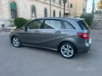 Usata Mercedes B180 Executive 109 CV (80 kW) 2019 Grigio Utilitaria