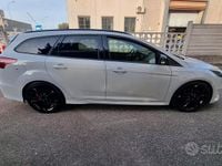 Usata Ford Focus ST 250 CV (183 kW) 2016 Grigio Station wagon