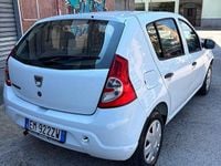 Usata Dacia Sandero 75 CV (55 kW) 2012 Bianco Berlina