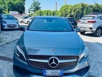Usata Mercedes A180 109 CV (80 kW) 2017 Marrone Berlina
