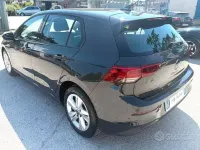 Usata VW Golf VIII Life 131 CV (96 kW) 2023 Urano gray Berlina