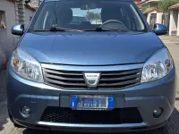 Usata Dacia Sandero Lauréate 75 CV (55 kW) 2011 Berlina