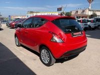 Usata Lancia Ypsilon 69 CV (50 kW) 2015 Rosso Utilitaria