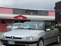 Usata Peugeot 306 Cabriolet 88 CV (64 kW) 2000 Grigio Cabrio
