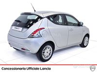 Usata Lancia Ypsilon Gold 69 CV (50 kW) 2017 Grigio Utilitaria