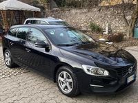 Usata Volvo V60 R-Design Kinetic 150 CV (110 kW) 2016 Nero Station wagon