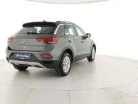 Usata VW T-Roc Life 150 CV (110 kW) 2024 Grigio SUV