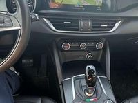 Second-hand Alfa Romeo Stelvio Executive 179 CP (131 kW) 2018 Gri SUV