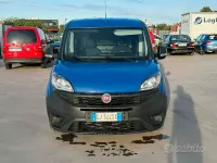Usata Fiat Doblò Lounge 90 CV (66 kW) 2022 Blu Monovolume