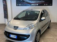 Usata Peugeot 107 68 CV (50 kW) 2008 Argento Utilitaria