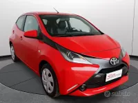 Usata Toyota Aygo Cool 69 CV (50 kW) 2017 Rosso Utilitaria