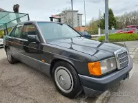 Usata Mercedes 190 94 CV (69 kW) 1992 Nero Berlina