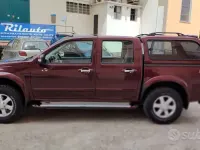 Usata Isuzu D-Max 131 CV (96 kW) 2006 Marrone SUV