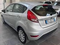 Usata Ford Fiesta 95 CV (69 kW) 2016 Argento Utilitaria