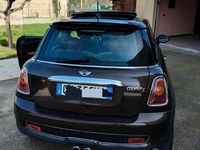 Usata Mini Cooper S 174 CV (127 kW) 2010 Marrone Utilitaria